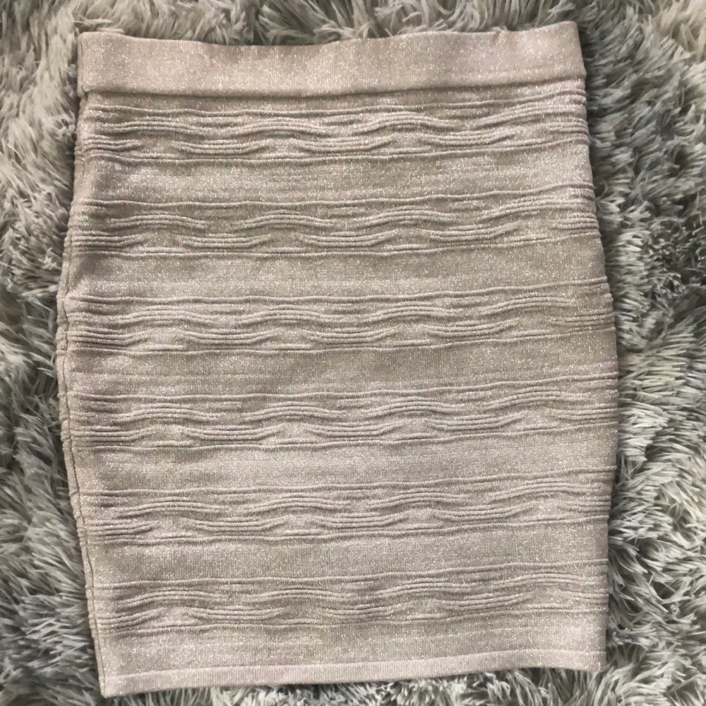 Metallic color midi skirt